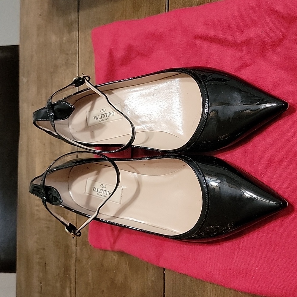 Valentino black patent kitten heel *Authentic*